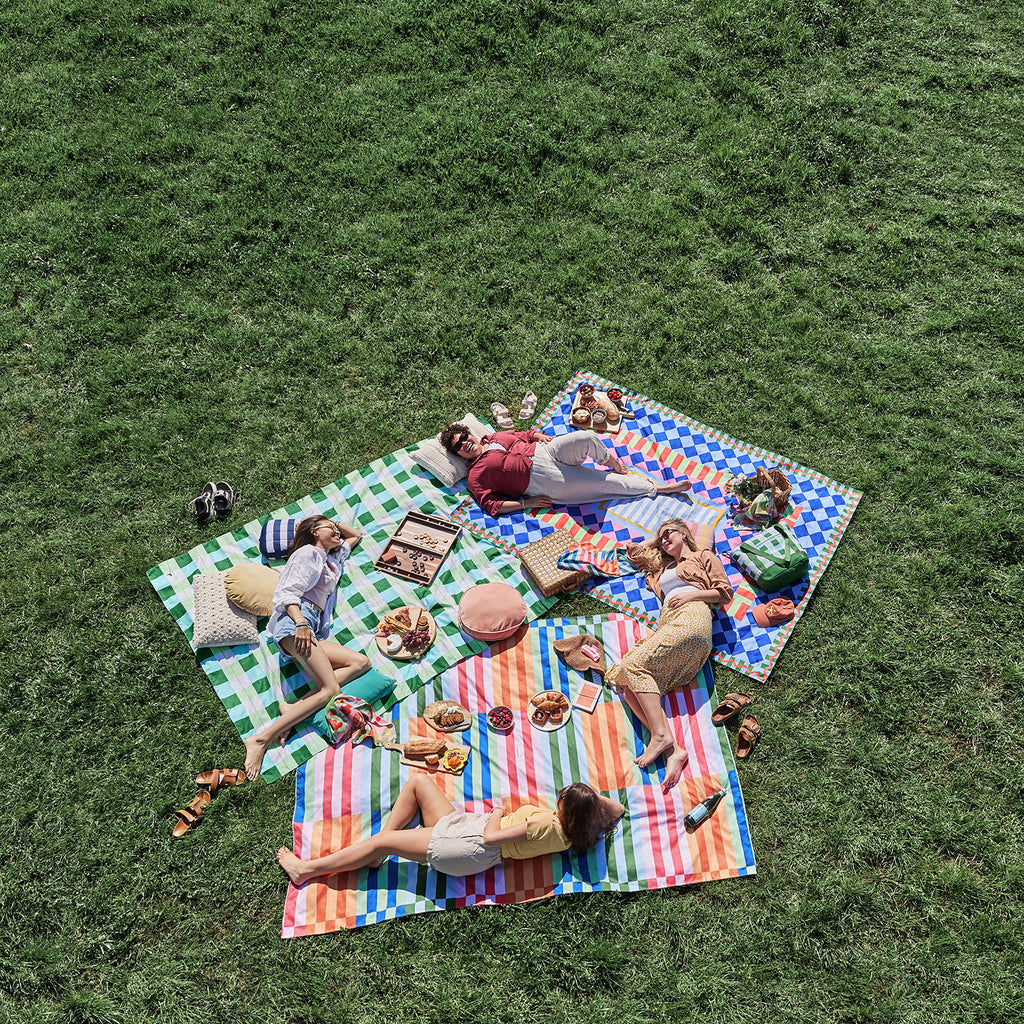 dock and bay picnic blanket